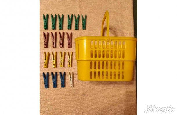 Műanyag ruhacsipesz 18 db kosárral