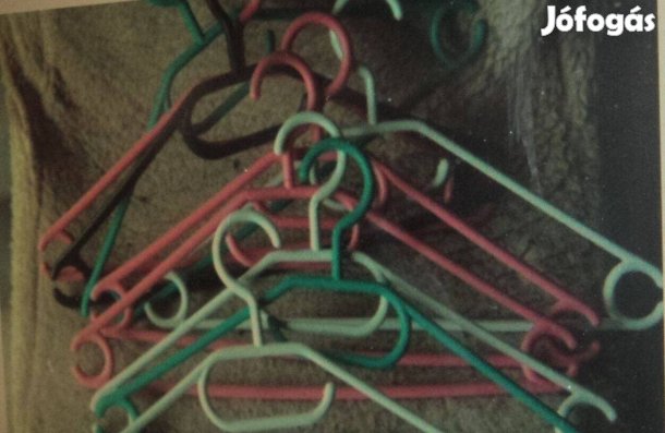 Műanyag ruhafogasok