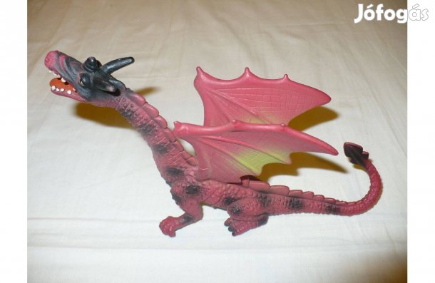 Műanyag sárkányfigura