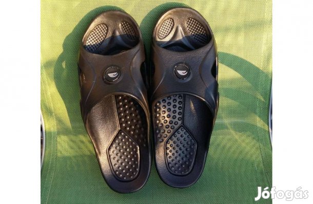 Műanyag strandpapucs uszodai papucs 47 méret vízálló új