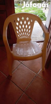 Műanyag szék