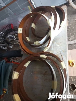 Műanyag takaró léc