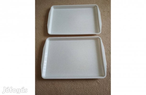 Műanyag tálcák , 40 x 30 cm, és 60 x 42 cm