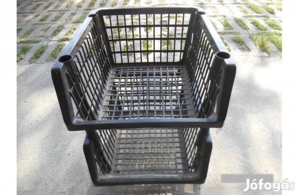 Műanyag tárolókosarak, egymásra rakhatóak