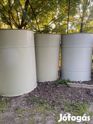 Műanyag tartály ( újszerű )