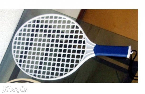 Műanyag teniszütő tenisz ütő Újpest központ közelében