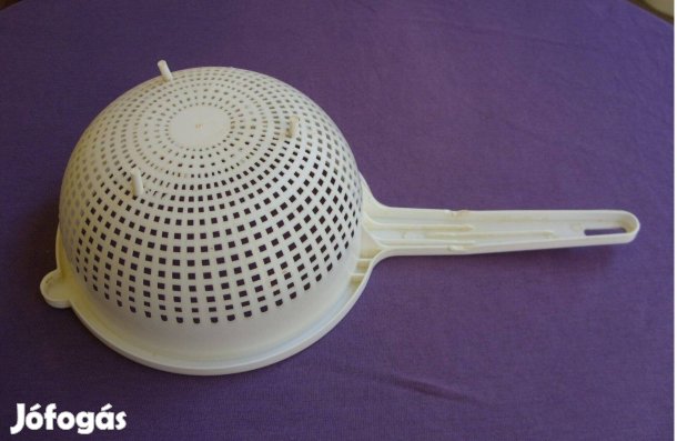 Műanyag tésztaszűrő, szűrőkanál