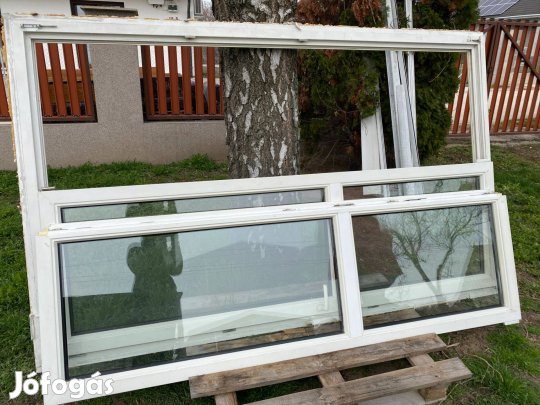 Műanyag tokos kétszárnyú ajtó 2 rétegű hőszigetelő üveggel