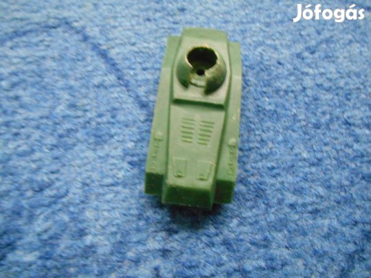 Műanyag tornya nélküli páncélos