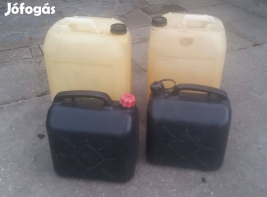 Műanyag üzemanyagkanna 4 db együtt