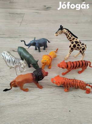 Műanyag vadállat figurák 