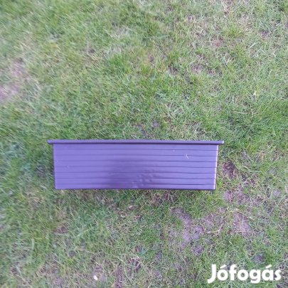 Műanyag virágláda