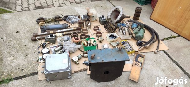 Műanyagfeldolgozásból megmaradt eszközök