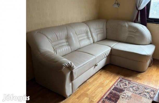 Műbőr L-alakú ágyazható ágyneműtartós ülőgarnitúra