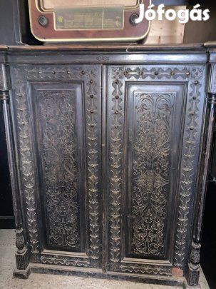Műemlék jellegű komód eladó
