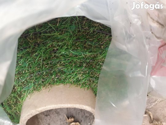 Műfű bontatlan csomagolásban