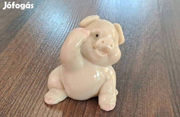 Műgyanta malac figura