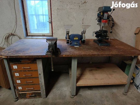 Műhely asztal
