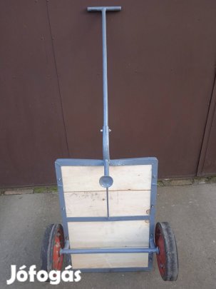 Műhely kiskocsi tömör gumis eladó.