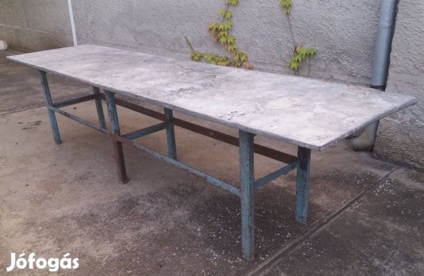 Műhelyasztal masszív zárszelvényből teherbíró+ alsó polccal