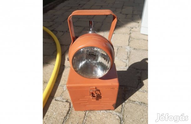 Működő akkumulátoros bakterlámpa vasutaslámpa