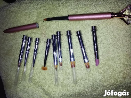 Műkörmös; különleges 10 db-os ecsetszett, stb