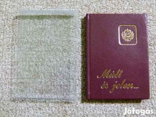 Múlt és jelen.-minikönyv