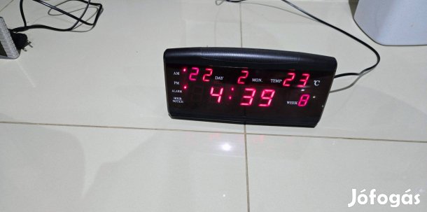 Multifunkciós digitális LED asztali óra