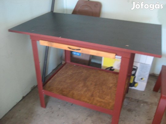 Munka asztal házilag készített!