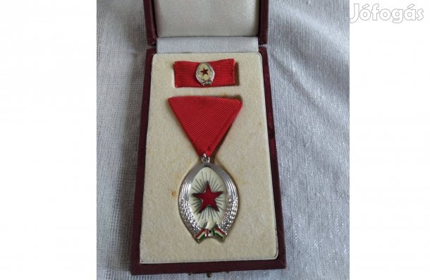 Munka érdemrend ezüst fokozat kitüntetés