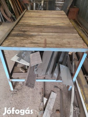 Munkaasztal eladó!