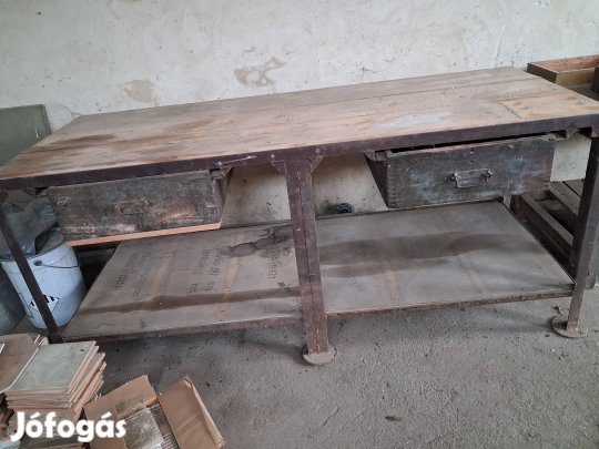 Munkapad két fiókkal eladó!