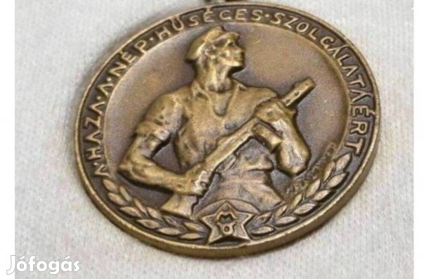 Munkásőr érem dobozában
