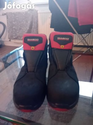 Munkavedelmi bakancs