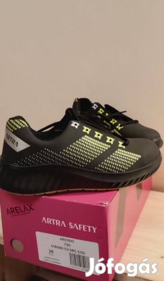 Munkavédelmi cipő