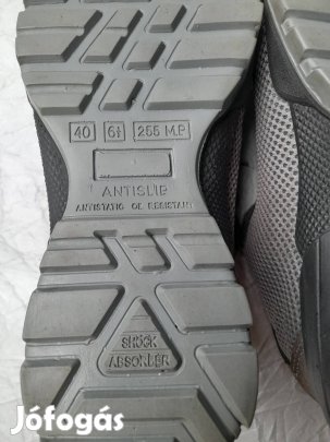 Munkavedelmi cipő újszerű 40 méret9
