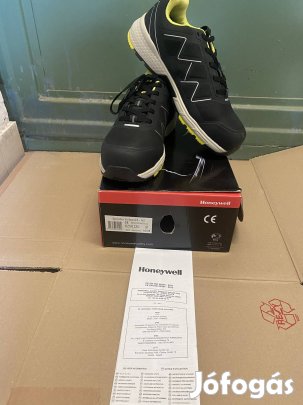 Munkavédelmi félcipő 42