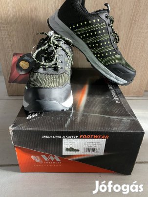 Munkavédelmi félcipő 43 