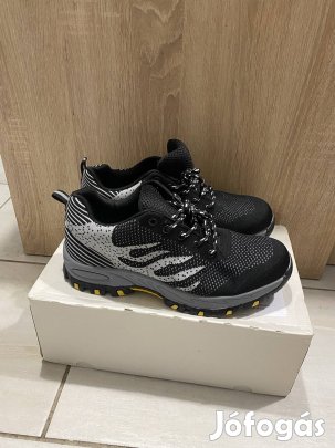 Munkavédelmi félcipő új 44