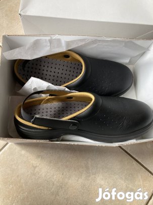 Munkavédelmi papucs