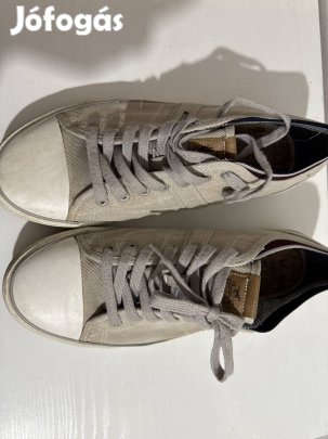 Mustang vászoncipő