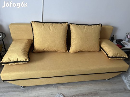 Mustársárga kanapé kinyitható