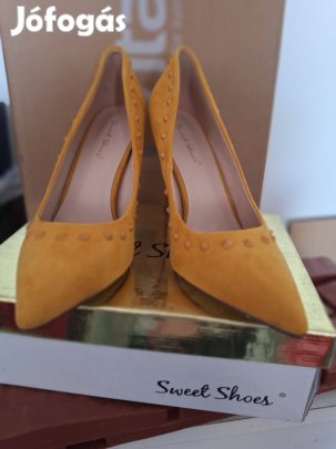 Mustársárga magassarkú cipő
