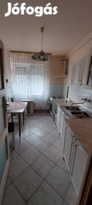 Műszaki egyetemnél 3 egyetemistának lakás kiadó