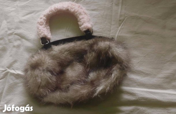 Műszőrmés kistáska