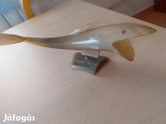 Mutatós, marhaszarvból készült dísztárgy eladó