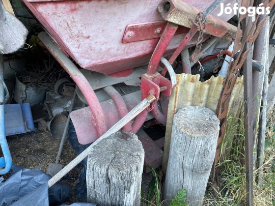 Műtrágyaszóró eladó Fejér vármegyében