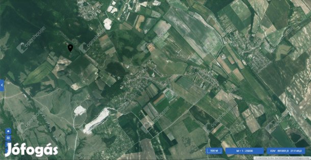 Művelésből kivont telek eladó Székesfehérvár közelében.