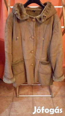 Művelúr kapucnis kabát eladó