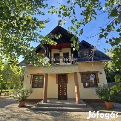 NAPPALI + 4 SZOBÁS CSALÁDI HÁZ + MŰHELY